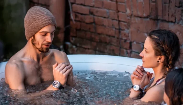 couple prenant un bain glacé
